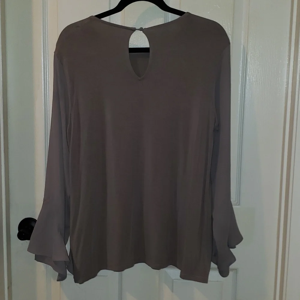 Lisa Rinna blouse - Picture 3 of 6